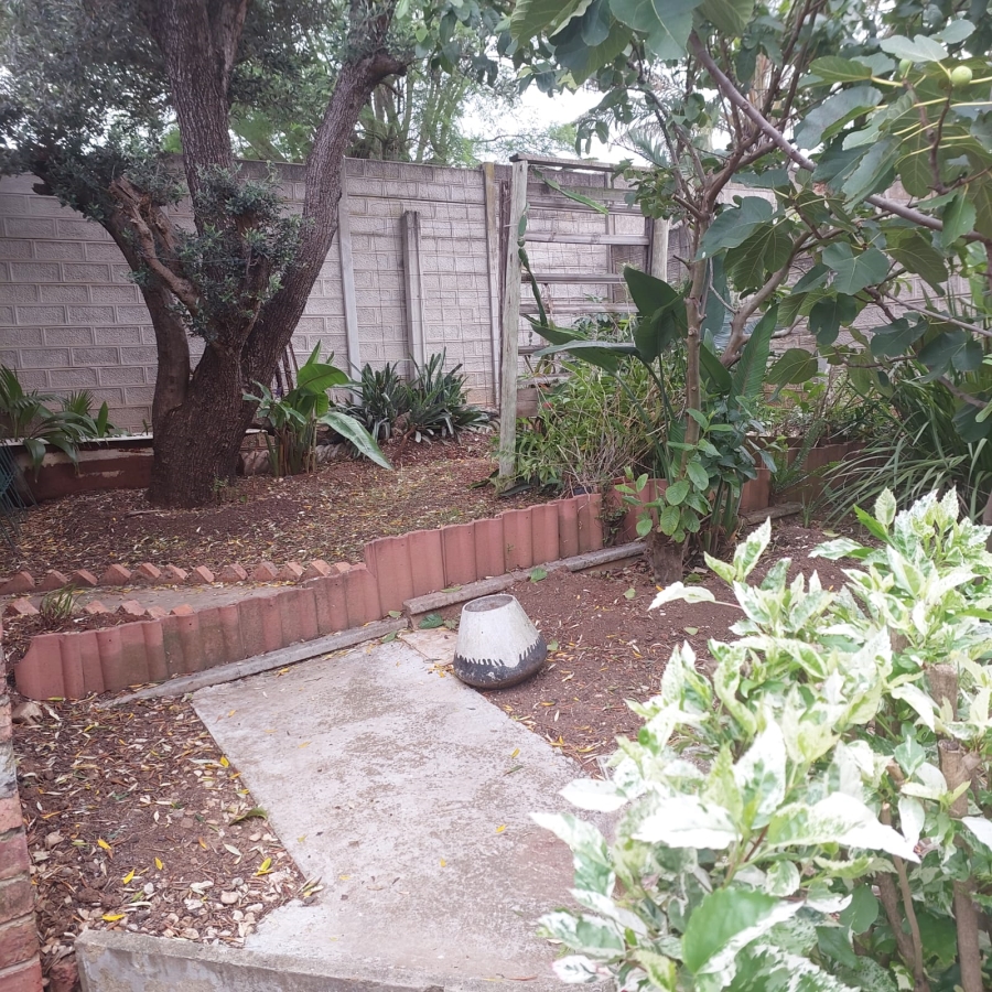 5 Bedroom Property for Sale in Van Riebeeck Hoogte Eastern Cape